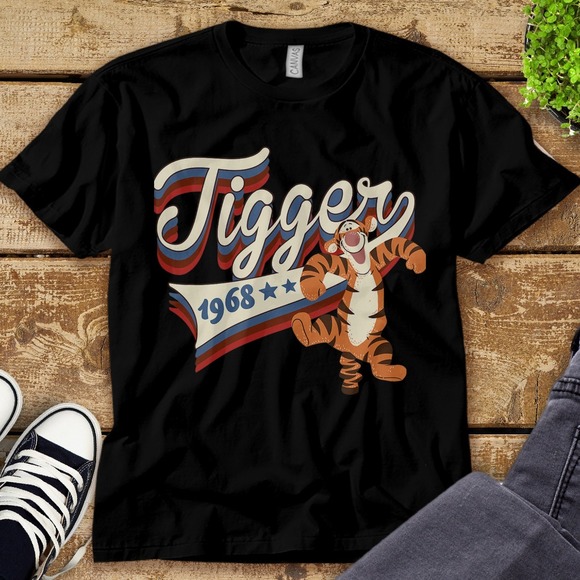 Disney Winnie the Pooh Americana Tigger Collegiate 1968 Unisex Tee Adult T-shirt - Picture 1 of 2